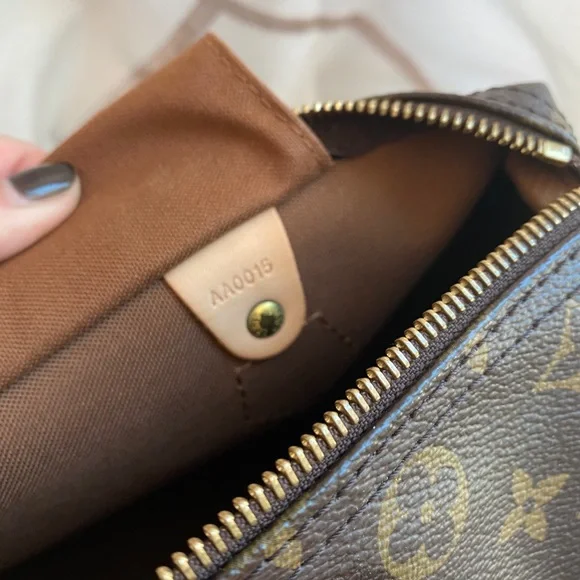 Louis Vuitton bag - Picture 6 of 8